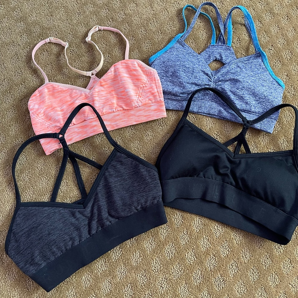 Size XS-S Sports Bra Bundle (4)